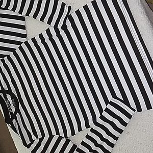 HOT TOPIC 🔥 Black White Strip Long Sleeve Tshirt SHIRT Sz S Top Tee